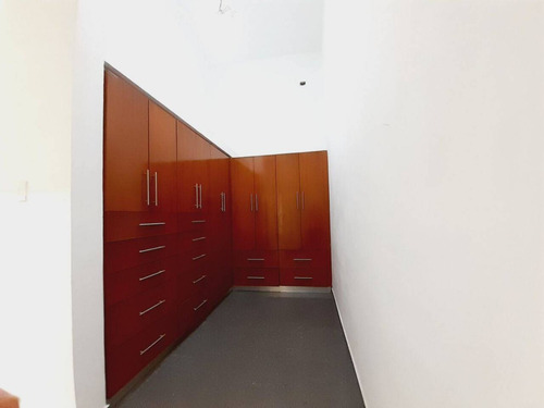 Se Vende Hermosa Casa Ubicada En San Diego, Urbanización Granja Colonial