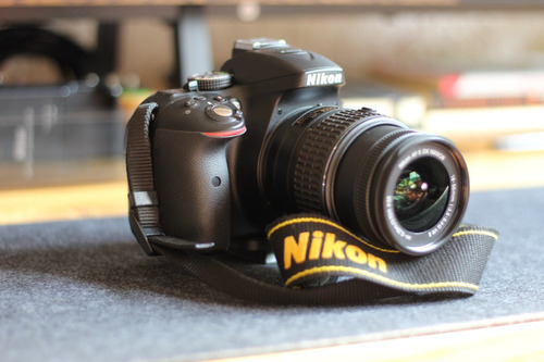  Nikon Kit D5300 + Lente 18-55mm Vr Dslr Color  Negro