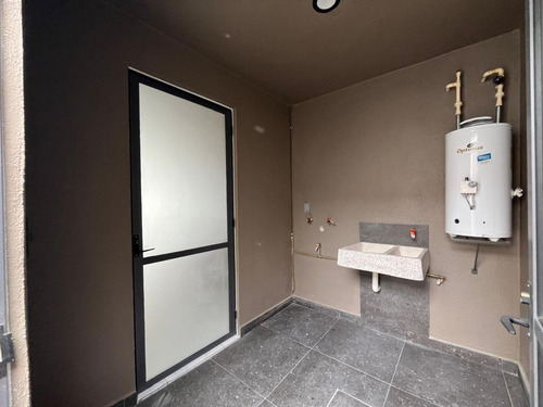 Casa En Tizayuca De 3 Recamaras, Con Terraza Y Alberca En Amenidades, Agende Su Cita, Sera Un Placer Atenderlos.