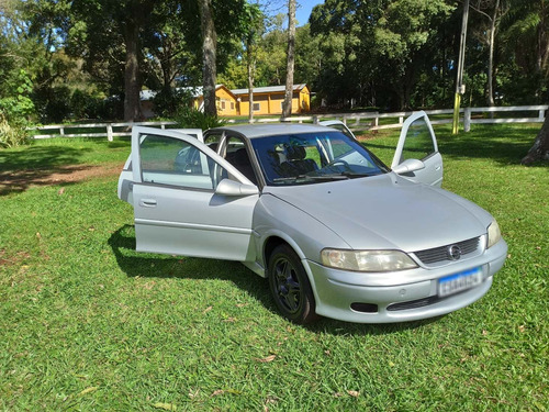 Chevrolet Vectra 2000 2.2 Gl 4p