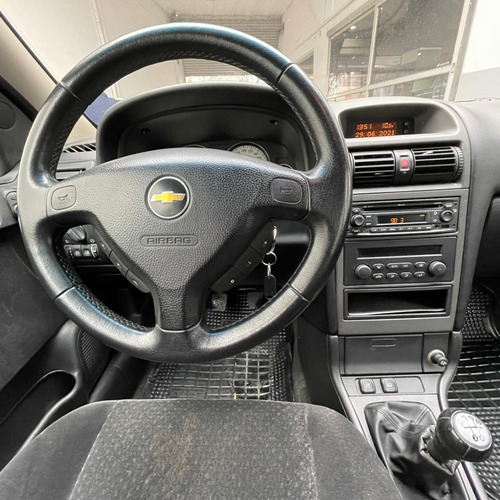 Imagen 6 de 13 de Chevrolet Astra Gls 2011