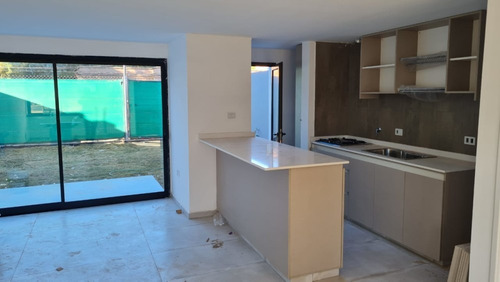 Imagen 5 de 12 de Cañuelas Chico, Duplex En Venta De 3 Dormitorios, 3 Baños, Cochera Doble