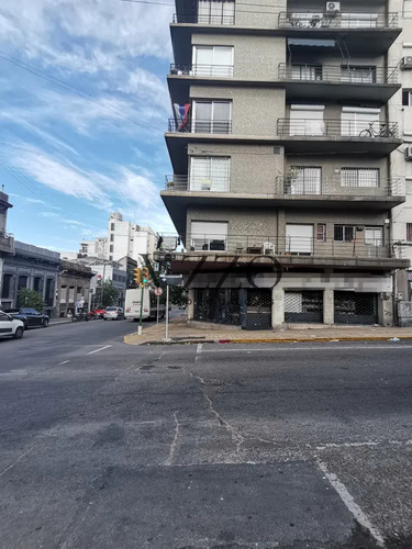 Venta De Lujoso Apartamento De 3 Dormitorios En El Centro