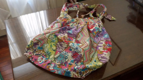 Dos Bolsos Tipo Playeros, Uno De Blaque