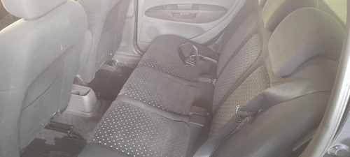 Imagem 5 de 8 de Fiat Punto Hlx 1.8 Flex