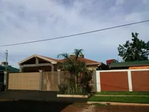 Comprar Vendo Casa En El Barrio San Isidro, Etapa 3: 5 Habitaciones Y 4 Baños