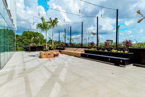 Oficna En Venta En Humana Workcenter, Playa Del Carmen.