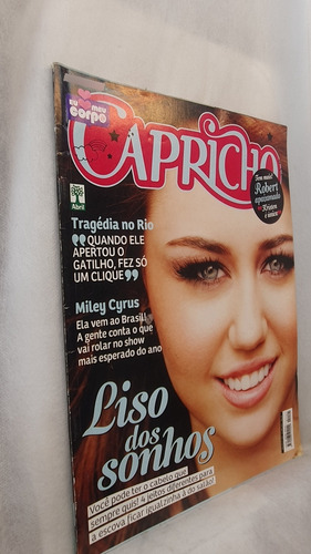 Revista Capricho 1121 - Liso Dos Sonhos - Editora Abril (Usado)
