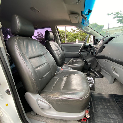 Toyota Hilux 2.5 Cab. Dupla 4x4 4p