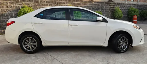 Toyota Corolla 1.8 Base At