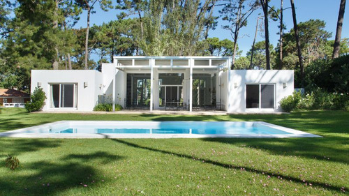 Venta De Casa 3 Dormitorios En Golf, Punta Del Este. (ref: Zen-14274)