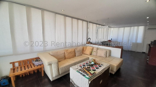 Hermoso Apartamento De 3 Niveles En Jorge Coll