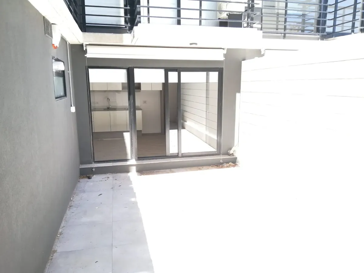 Alquiler Apartamento Monoambiente Con Patio Pocitos Cuore 105 $24.900 · Foto 4
