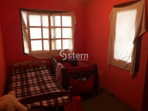 Casa 3 Dormitorios 2 Baños En Barrio La Fortuna- Ref: 1067