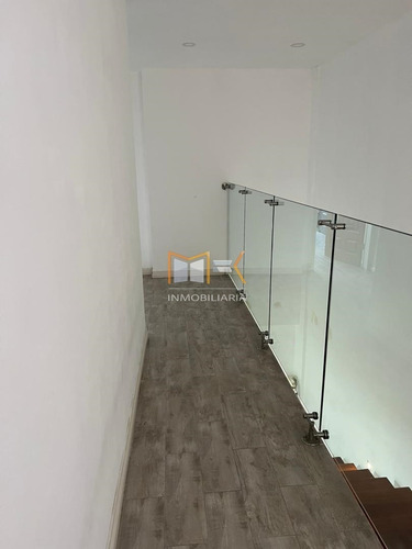 Imagen 17 de 27 de Mk Inmobiliaria Vende Pent House De Tres Niveles Con Terraza Hermosa Vista/04140314977
