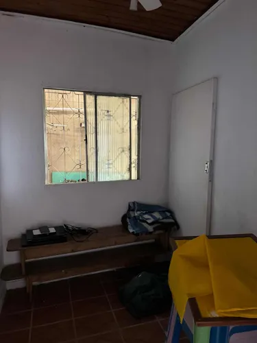 Imóvel Enorme Em Rua Asfaltada No Topo Do Bairro.