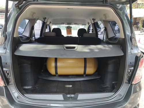 Imagen 10 de 16 de Chevrolet Spin 2016 1.8 Ltz 5as 105cv