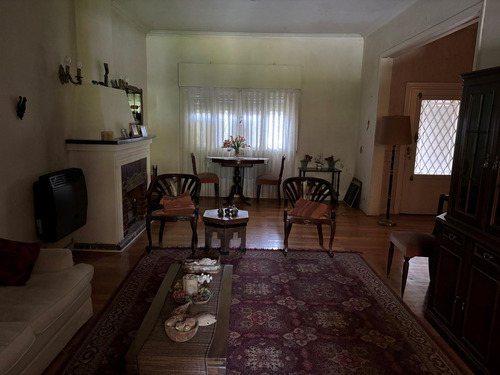 Chalet En Excelente Zona Apto Uso Comercial.