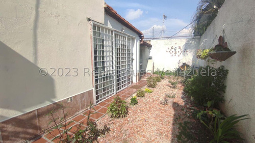 & Maria Luisa Mendoza Vende Hermosa Casa En Urbanizacion Privada De Cabudare Remodelada Con Seguridad Las 24 Horas Con Bellas Areas Comunes 2 5 7 2 9 3