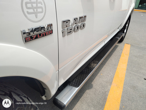 Dodge Ram 1500 LARAMIE 4X2 Doble Cab V8 5.7Lts. HEMI