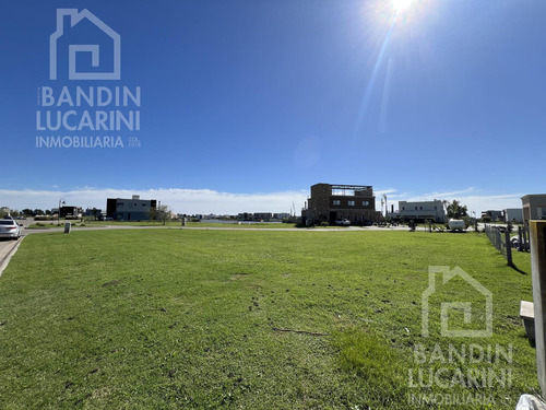 Terreno En Villalobos En Venta Con La Mejor Orientacion Al Sol Y Vista A Laguna.