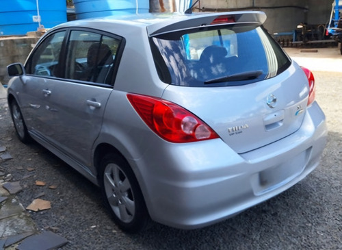 Nissan Tiida 1.8 Sl Flex 5p