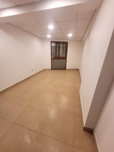 Espectacular Centro Comercial En Plena Av. Independencia