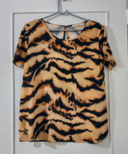 Divina Remera Uma Animal Print Talle 2 Impecable