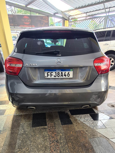 Imagem 3 de 13 de Mercedes-benz Classe A 2015 1.6 Urban Turbo 5p
