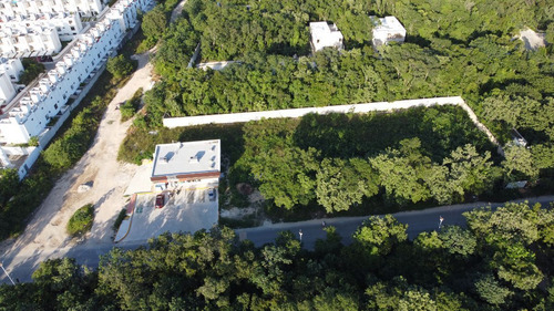 Venta De Local Comercial En Playa Del Carmen, Plaza Valenia