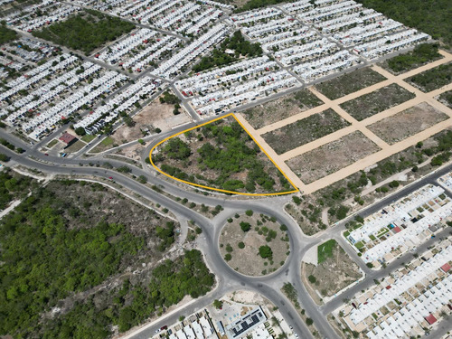 En Venta Terreno Comercial En Piedra Norte Caucel