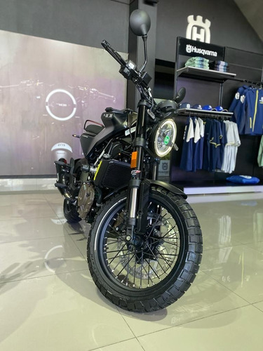Husqvarna 401 Svartpilen | No Z400 Duke 390 Dominar