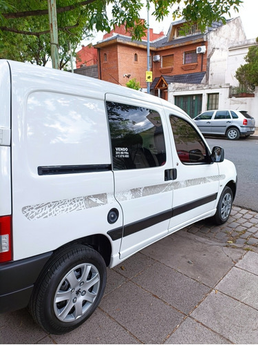 Imagen 14 de 24 de Peugeot Partner 2015 1.6 Hdi Furgon 5as Doble Puerta Lateral