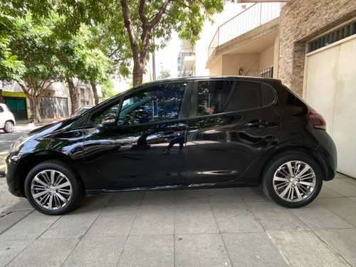 Imagen 8 de 15 de Peugeot 208 1.6 5p Allure 2016