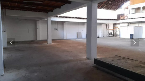 Galpón- Bodega - Excelente Ubicación- Amplios Espacios