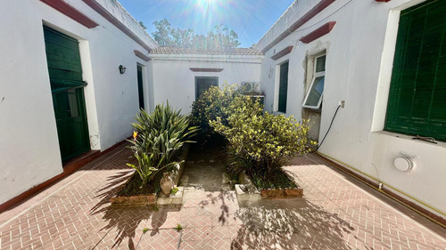 Casa En Venta, 6 Dormitorios, 5 Baños, Pileta, 4 Hectáreas. Tanti