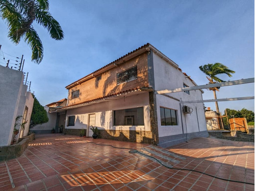 En Venta Casa Remodelada En Terrazas De Los Nisperos. Valencia. Atc/rgl