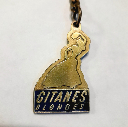Antiguo Llavero De Bronce Y Esmalte De Cigarrillos Gitanes Dorado (Usado)