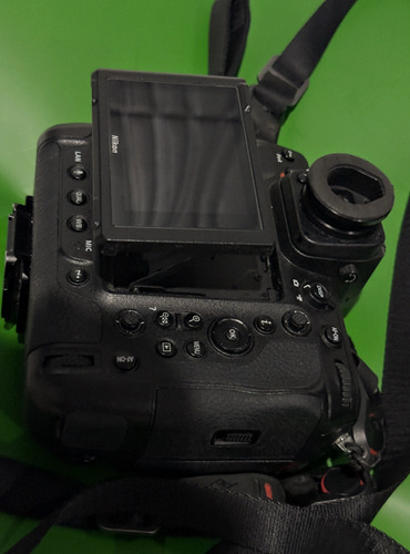 Cámara Nikon Z9 Impecable, Solo 5 Usos Incluye Equpo Negro