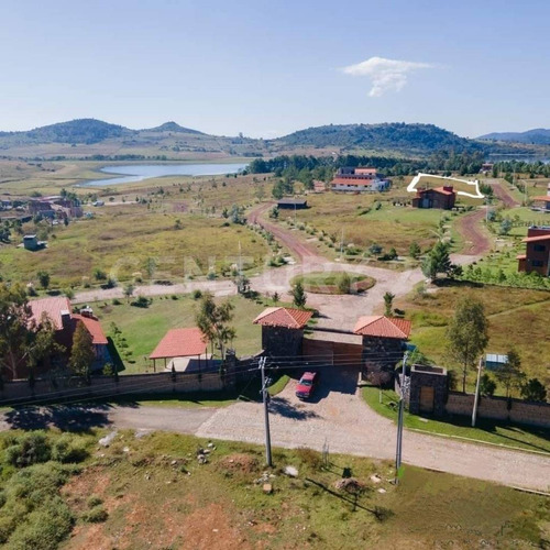 Terreno En Venta, En Fracc. Los Adobes, Tapalpa, Jalisco