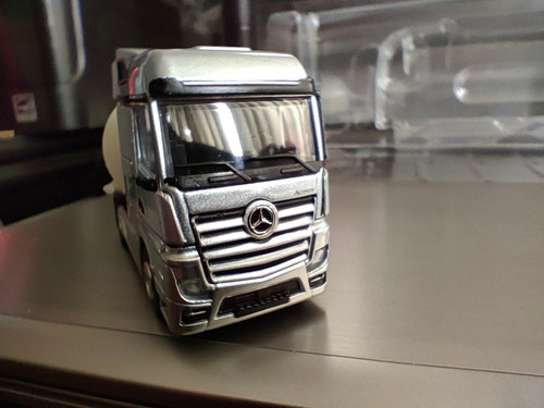 Imagen 7 de 10 de Camion Schuco, Escala H0, Mercedes Benz Con Acopl, 452207000
