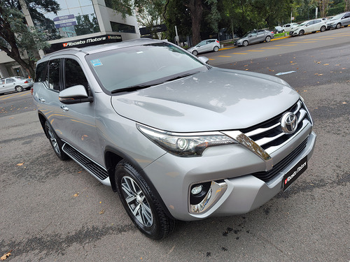 Imagen 8 de 20 de Toyota Sw4 2018 Srx 4x4 At 7 Asientos Hilux Abasto Motors
