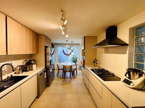 En Venta Hermosa Casa Con Piscina, Padre Hurtado