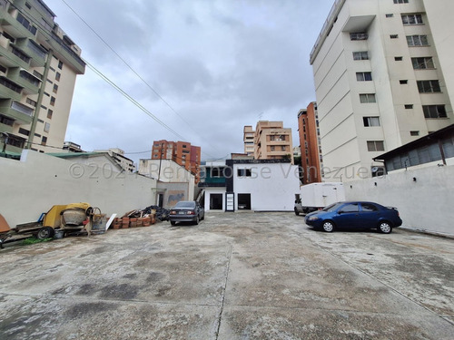 Estupendo Edificio Comercial En Venta Mls 24-27845 Sabana Grande