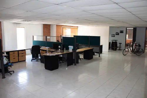 Bodega En Arriendo/venta En Funza. Cod V1030051