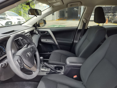 Imagen 7 de 14 de Toyota Rav4 Le Modelo 2018 Azul
