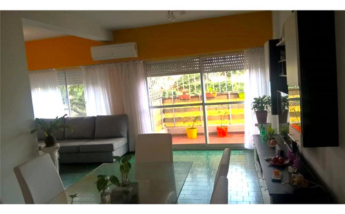 ! Vendo Depto. Amplio Con Dependencia Y Cochera Excelente Oportunidad ¡