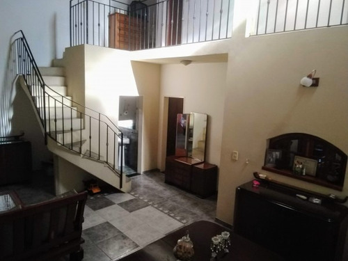 Venta Casa 4 Ambientes Con Parque En Morón