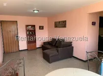 Comprar Arianny, Vende Apartamento En Pleno Centro De La Ciudad, Cerca De Centros Educativos, Transpporte Publico, Centros De Salud. 25-1388b