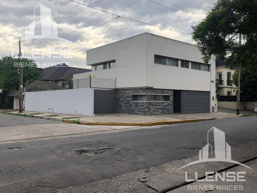 Casa 6 Ambientes Con Piscina En Venta - Quilmes Residencial